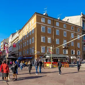 https://main-street-apartments.primorje-gorskikotar.com