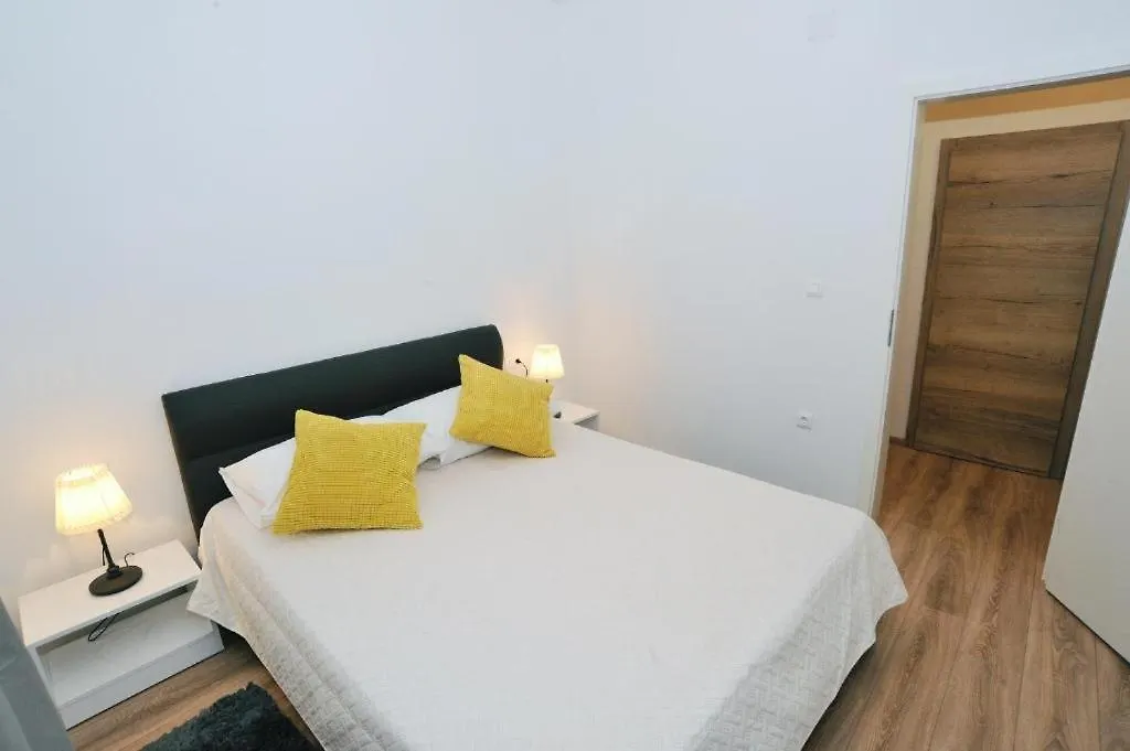 Pensión Rooms Patricija 2 Zadar